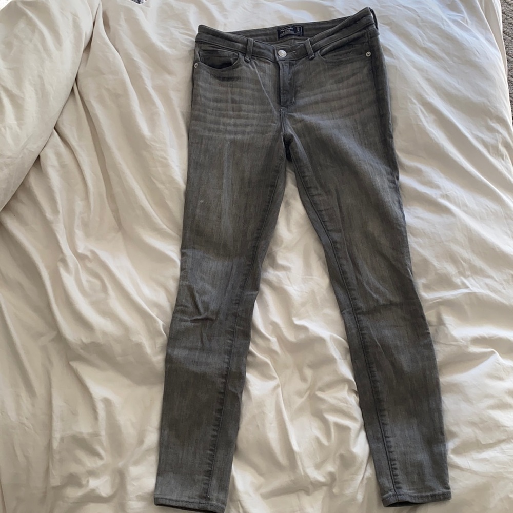 Abercrombie & Fitch Harper super skinny jeans. Size 25/0short. Grey. Mid rise.